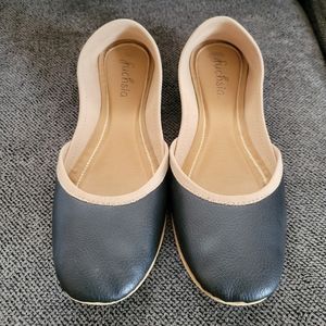 Fuchsia Classic Black Flats